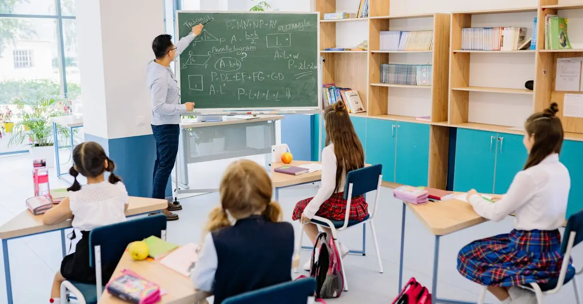 How to Build a Supportive Teaching Community