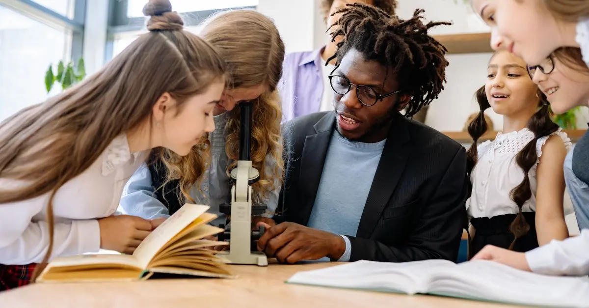 10 Essential Tips for Reflective Practice in Your Teaching Journey